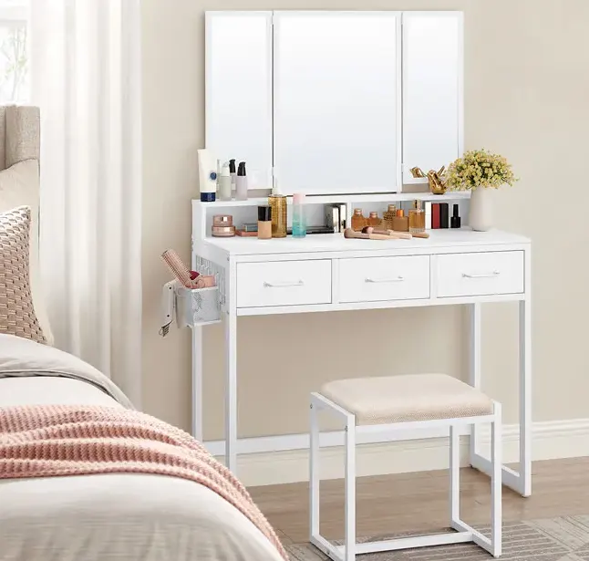 Toaletka w stylu skandynawskim w sypialni 