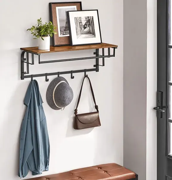 Wieszak ścienny w stylu industrialnym