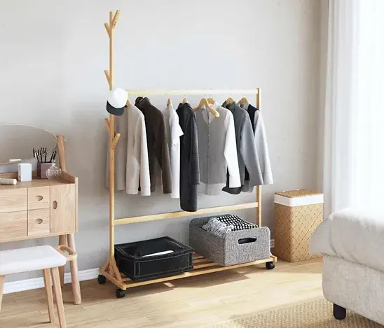 Bambusowy wieszak na ubrania 